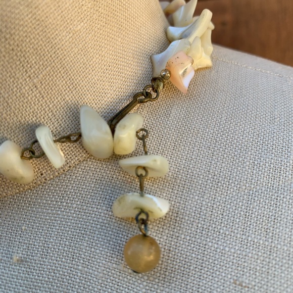 Vintage 50s 60s Natural Shell Choker - Picture 4 of 4